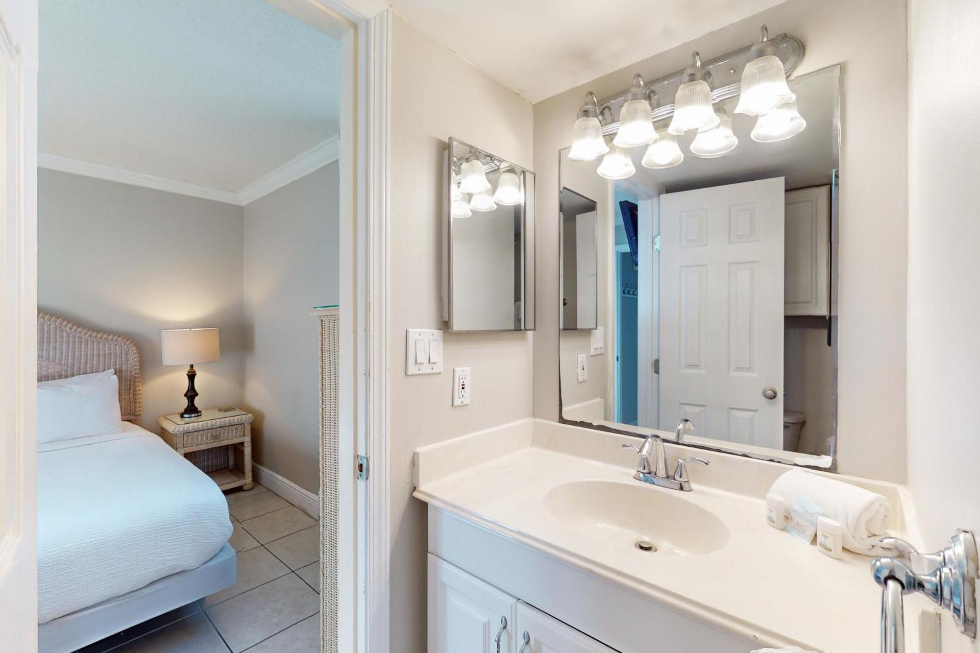 Apartment Sunbird #1002e